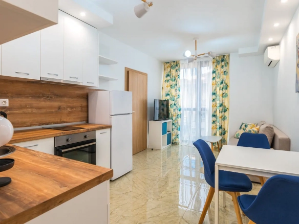 Светъл двустаен апартамент под наем в чисто новo построена сграда