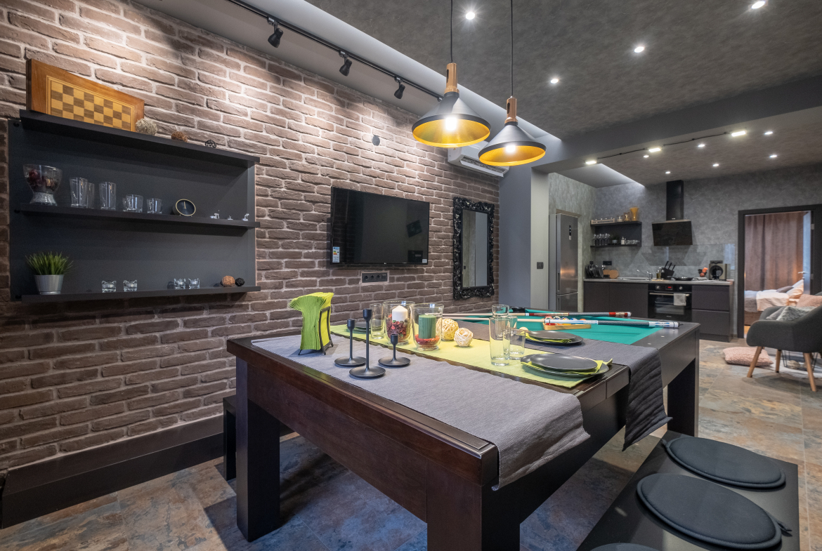 Дизайнерски луксозен тристаен апартамент под наем бул. Христо Ботев